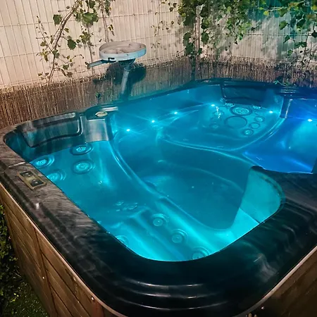 Avec Jacuzzi En Petite Camargue Villa Saint-Laurent-dʼAigouze